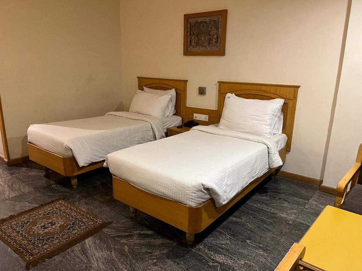ASR Guesthouse Tirupati Eksteriør billede